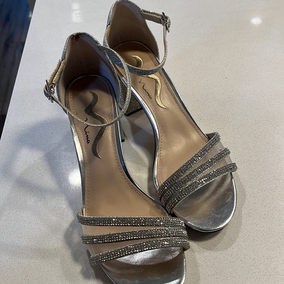 Work once ! Beautiful sparkle shoes - Picture 4 of 4